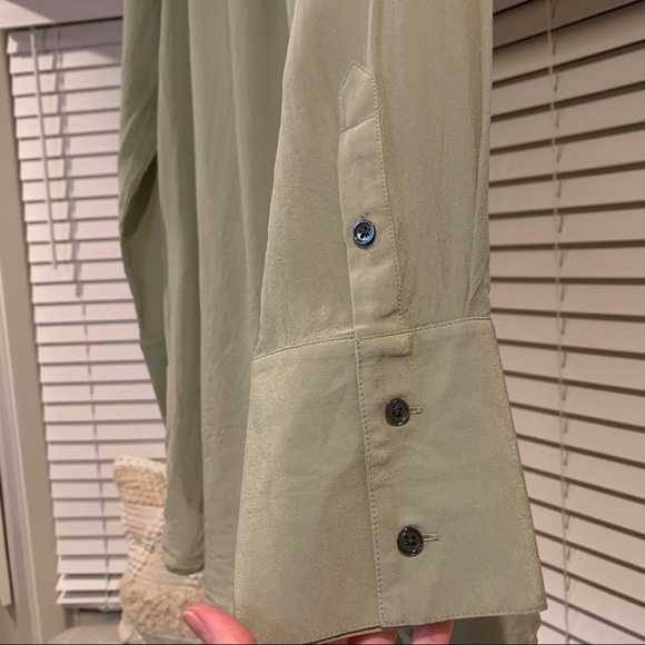 Banana Republic 100% silk button up blouse xl - Picture 3 of 8
